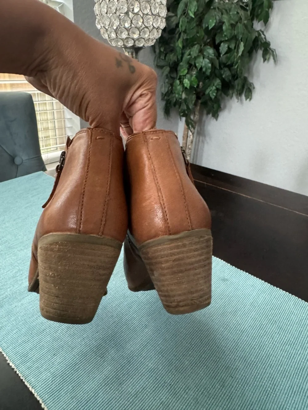 Frye Women's Brown Leather Ankle Boots - Stylish Zip Booties